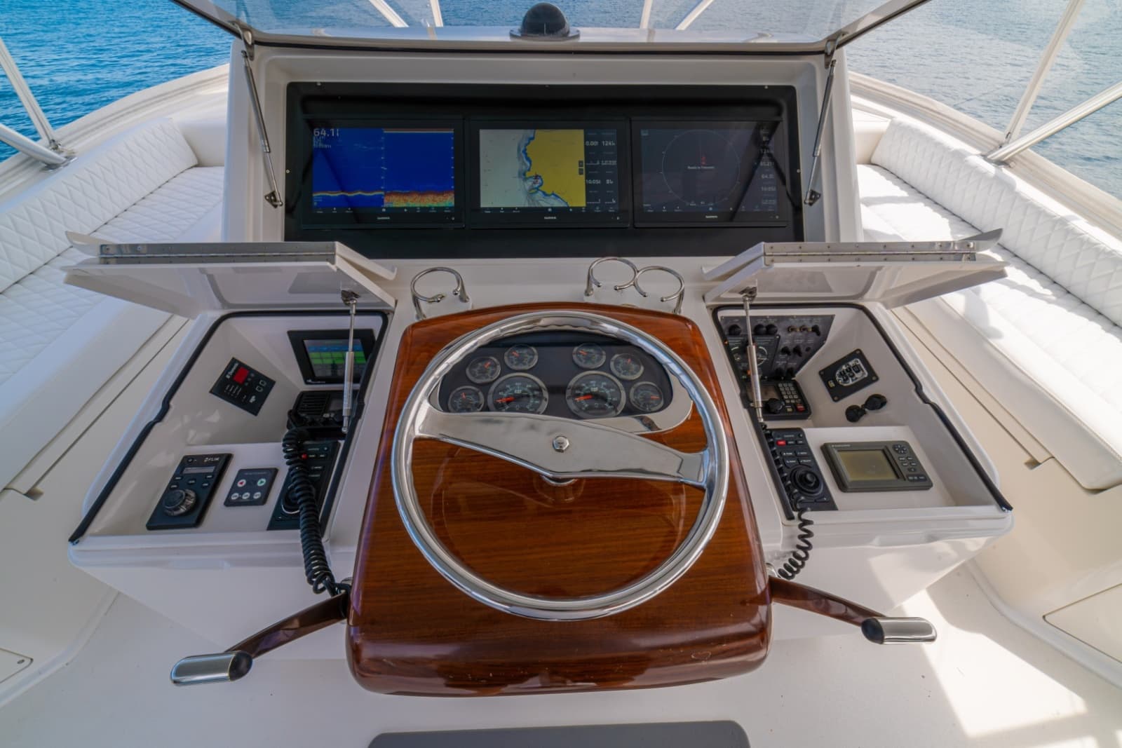 2012 Viking 60 Convertible - Photo 8
