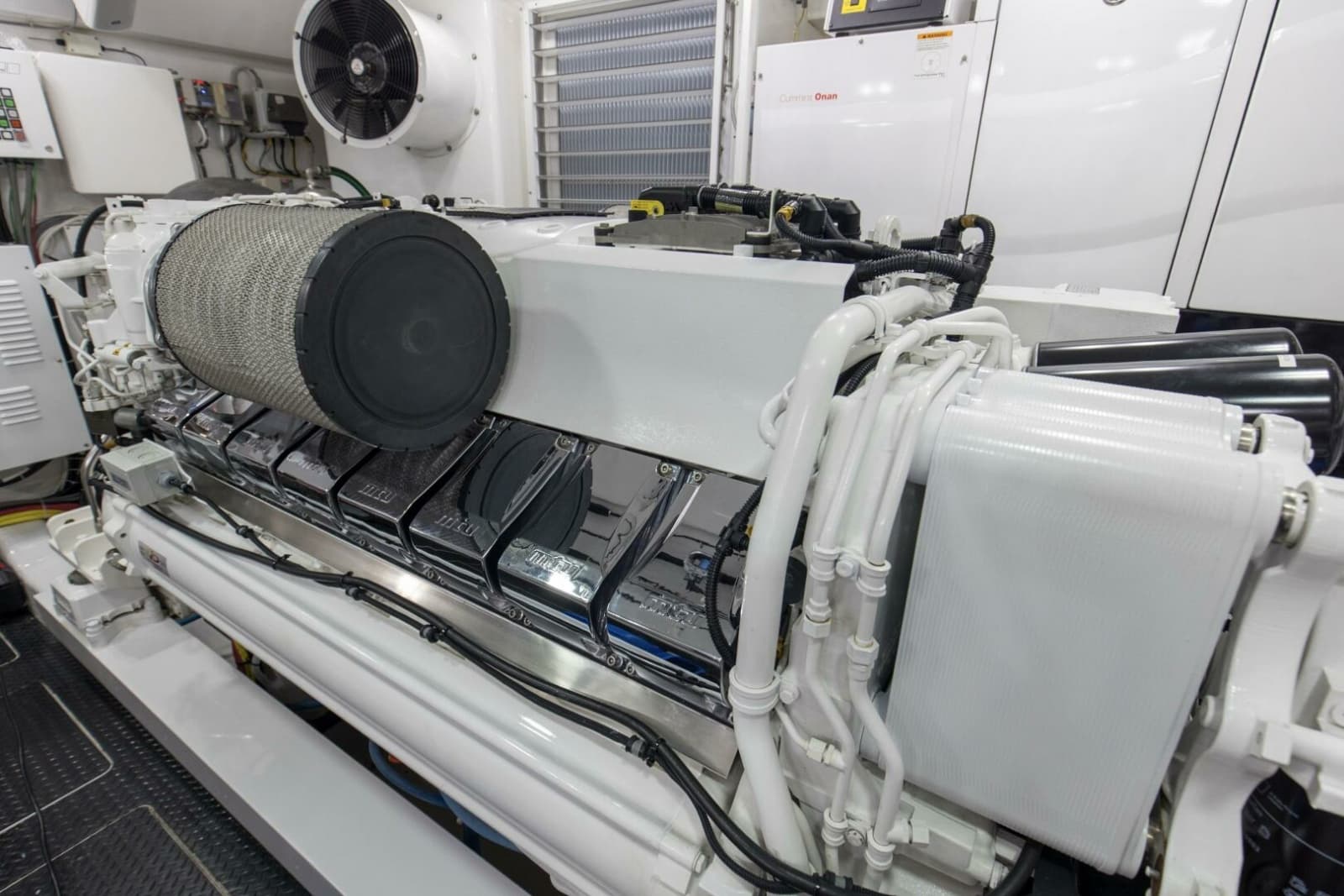 2016 Viking 92 Enclosed Bridge - Photo 72