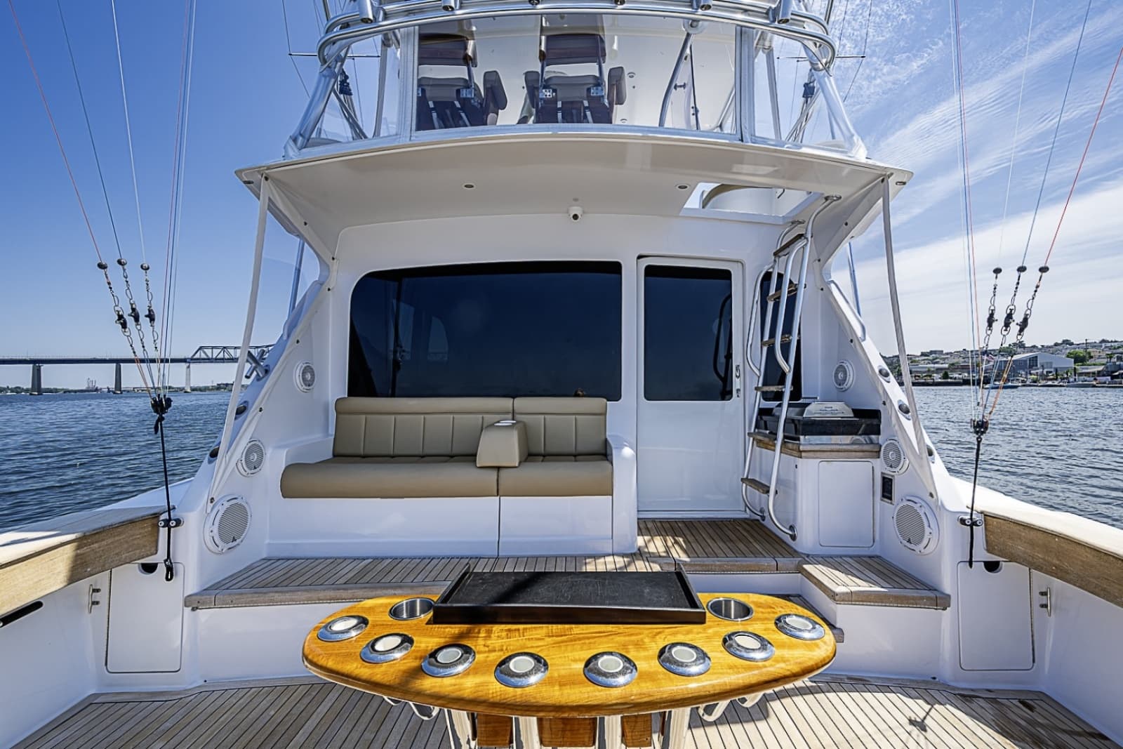 2002 Viking 52 Convertible - Photo 29