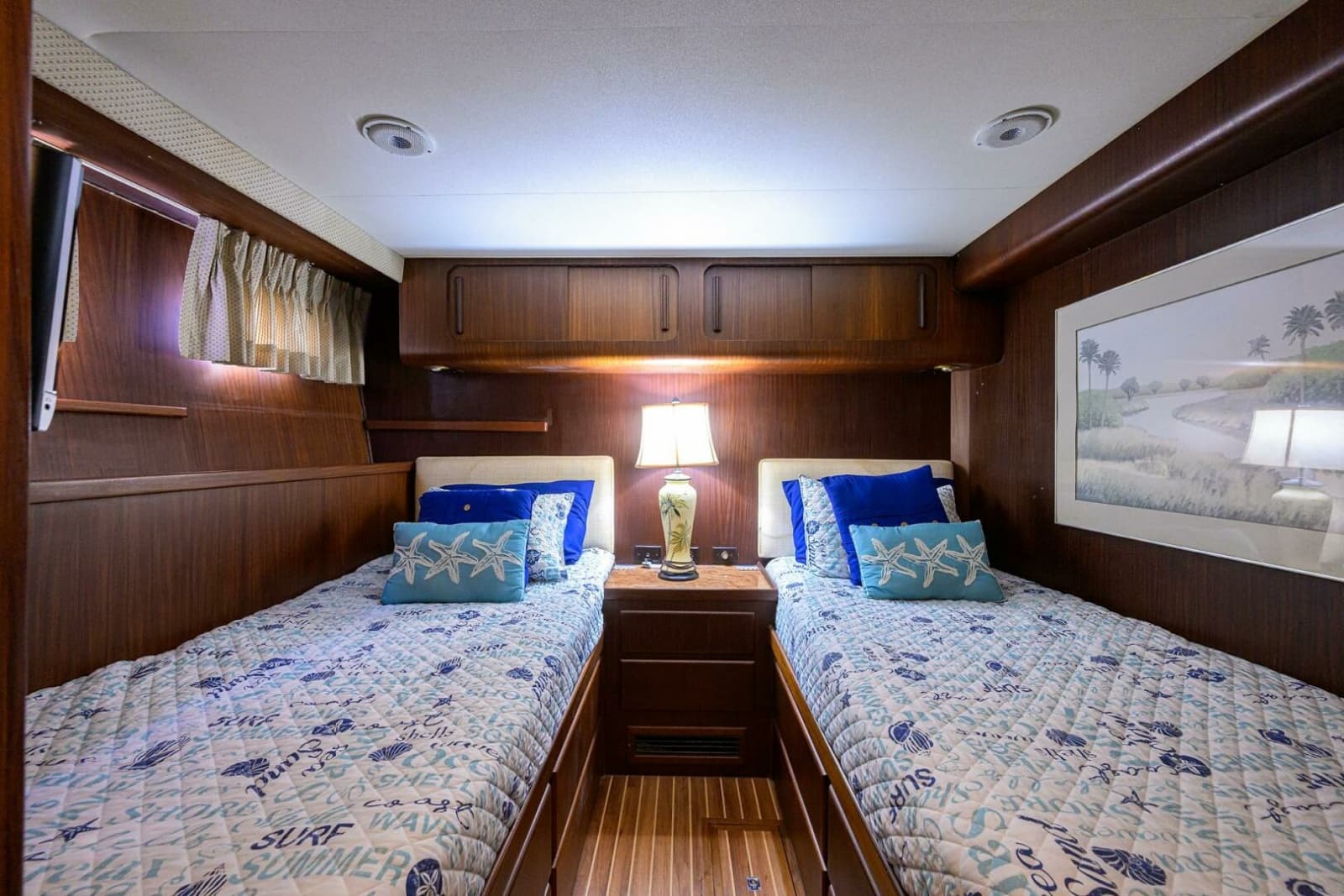1987 Hatteras 63 Motor Yacht - Photo 38