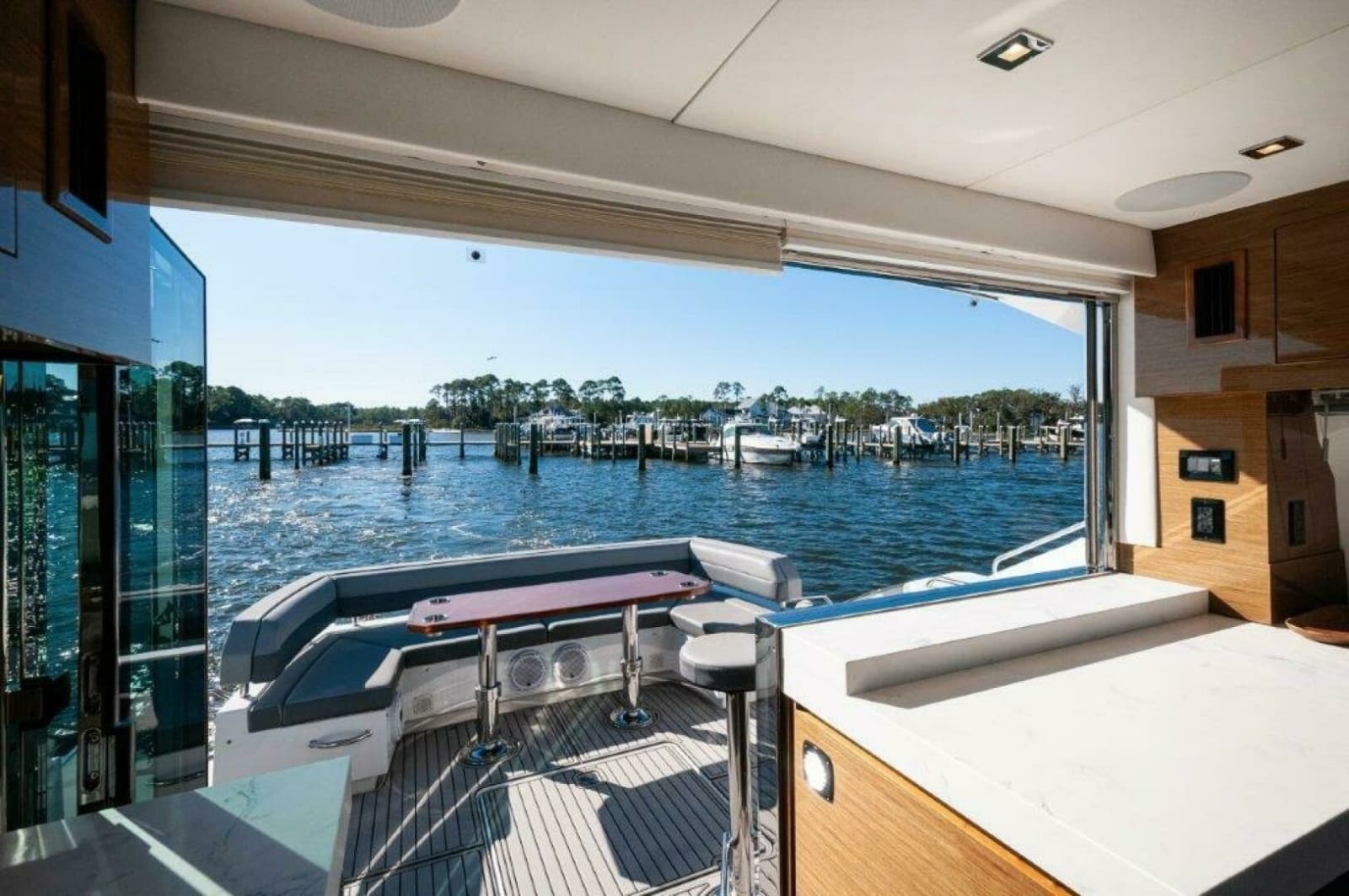 2020 Cruisers Yachts 60 Cantius - Photo 13