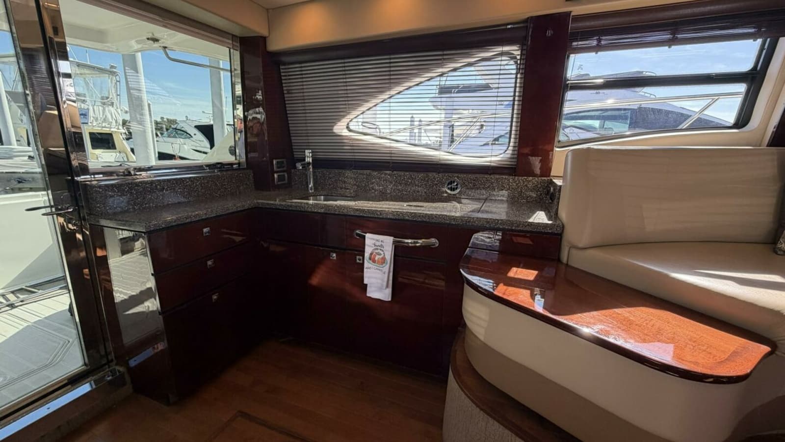 2008 Sea Ray 47 Sedan Bridge - Photo 17