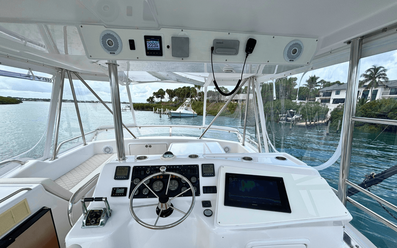 2001 Riviera 43  Convertible - Photo 11