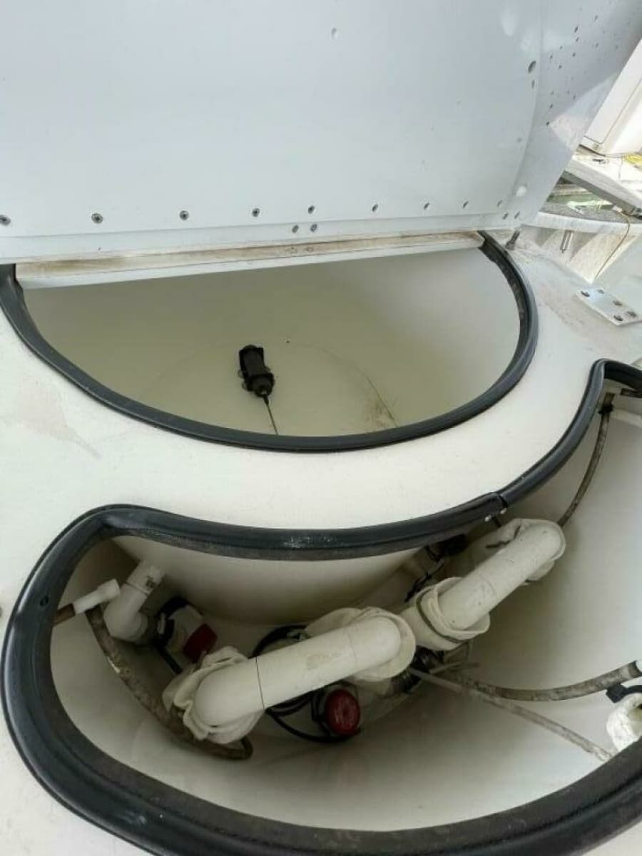 1997 Custom 31 Center Console - Photo 19