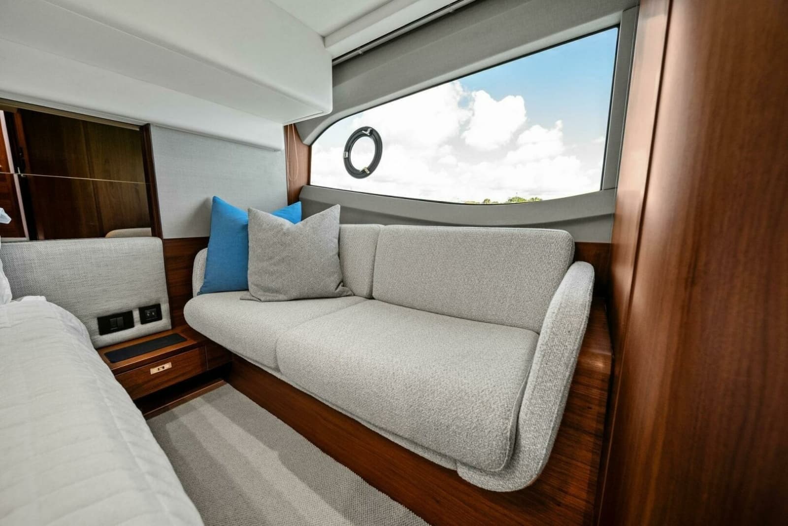 2023 Princess F50 - Photo 34