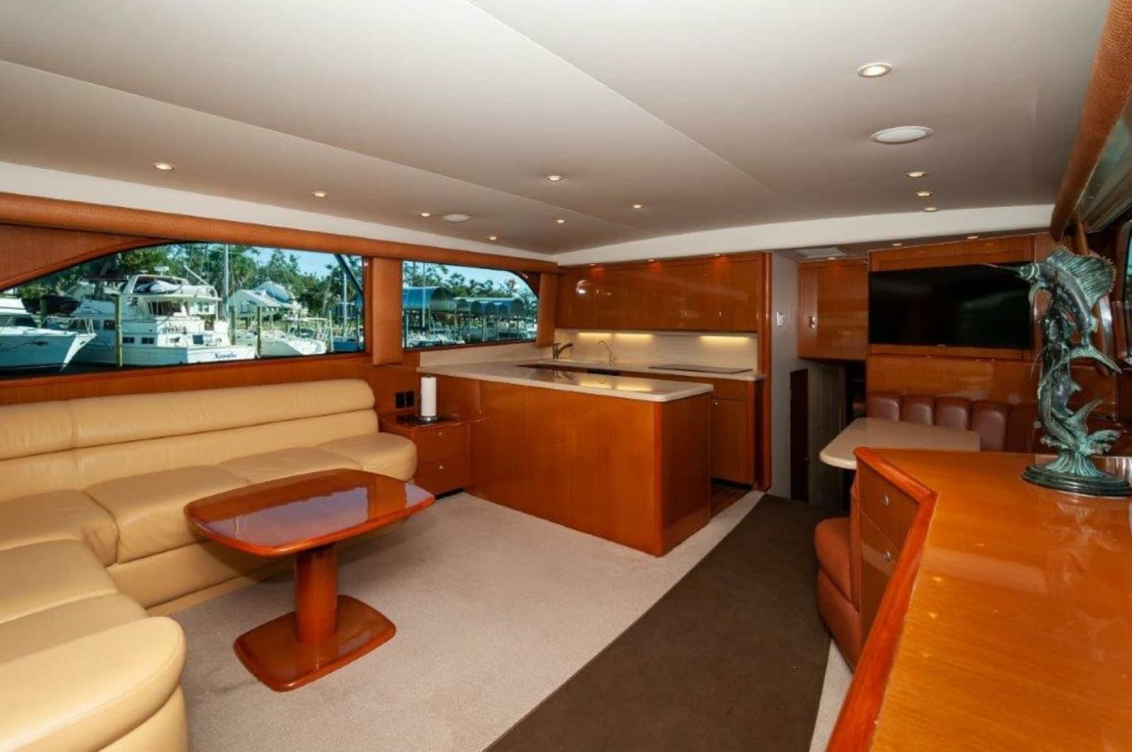 2001 Viking 61 Convertible - Photo 3