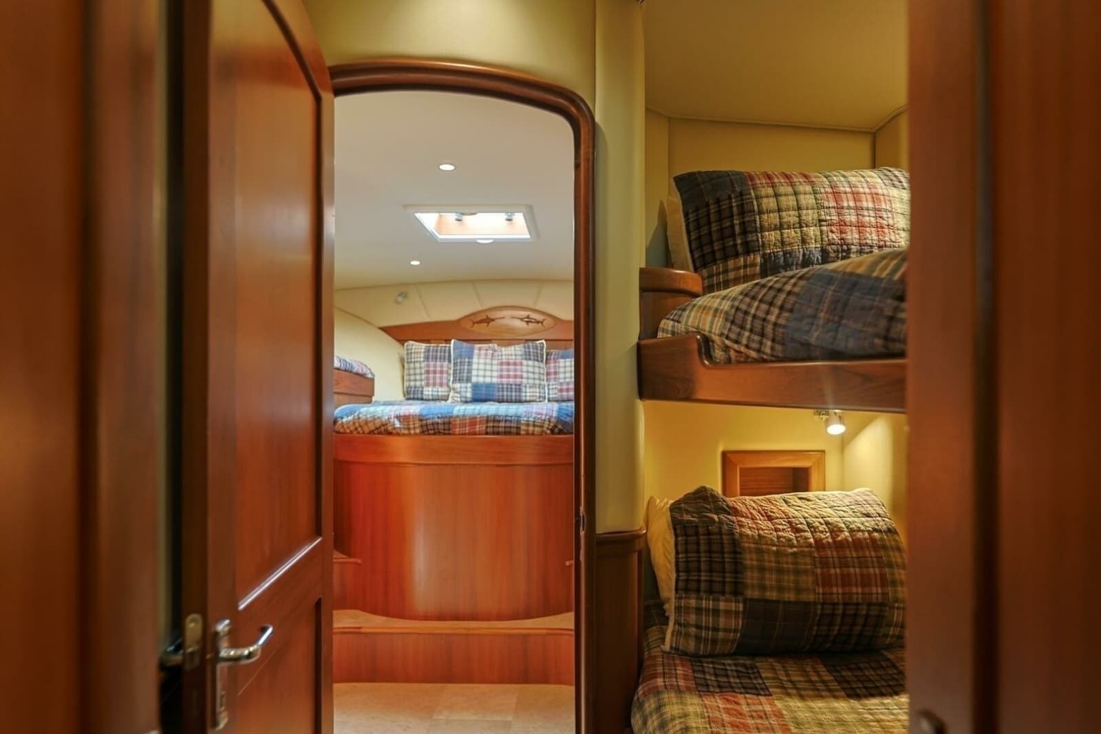 2014 Blackwell 62 Convertible - Photo 31