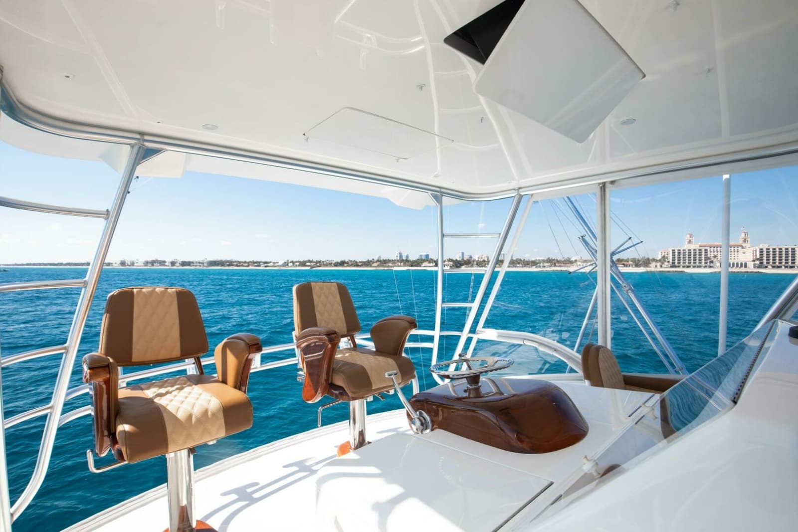 2018 Viking 48 Convertible - Photo 24