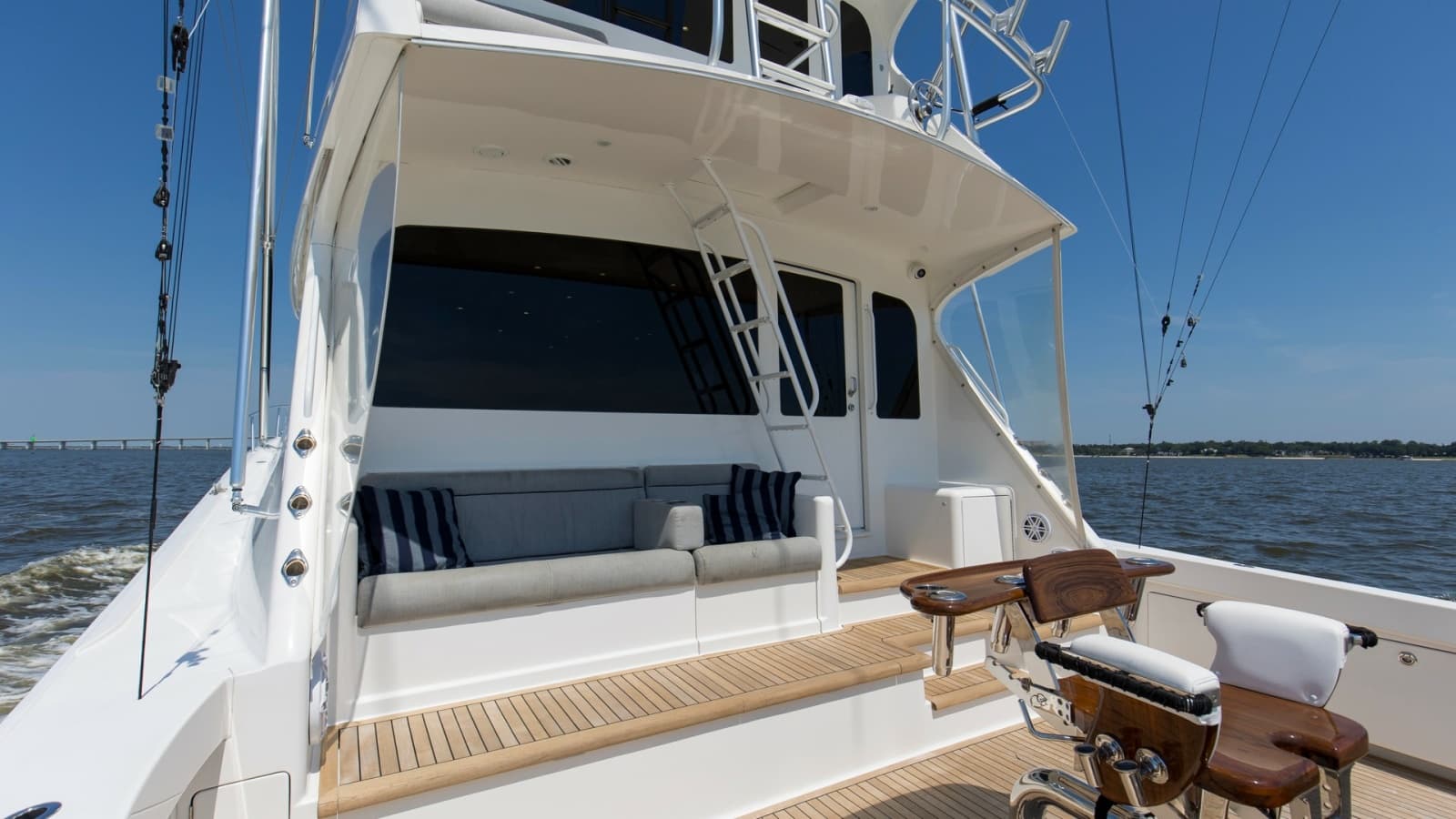 2007 Viking 64 Enclosed Bridge - Photo 41