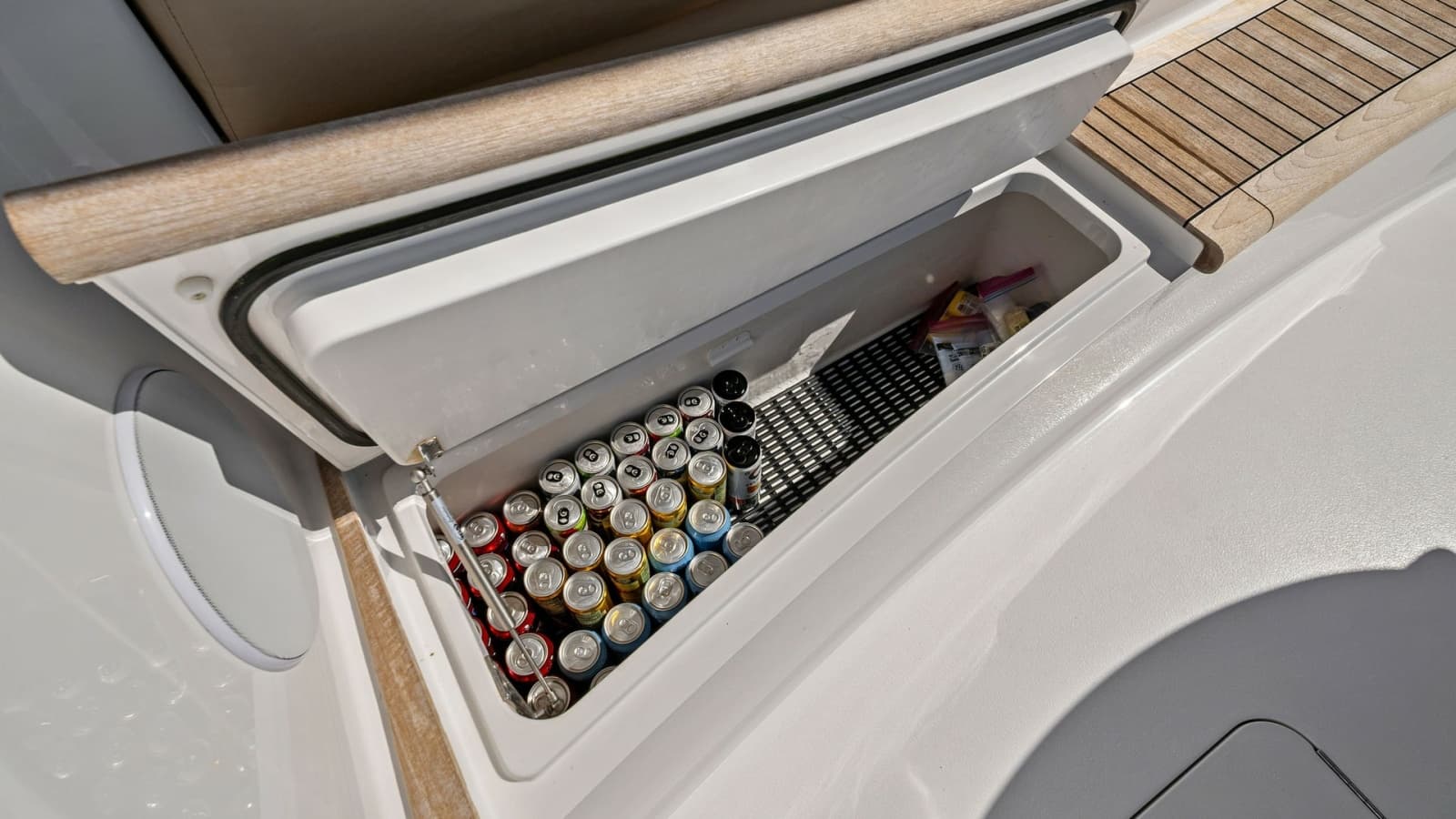 2021 Viking 54 Convertible - Photo 43