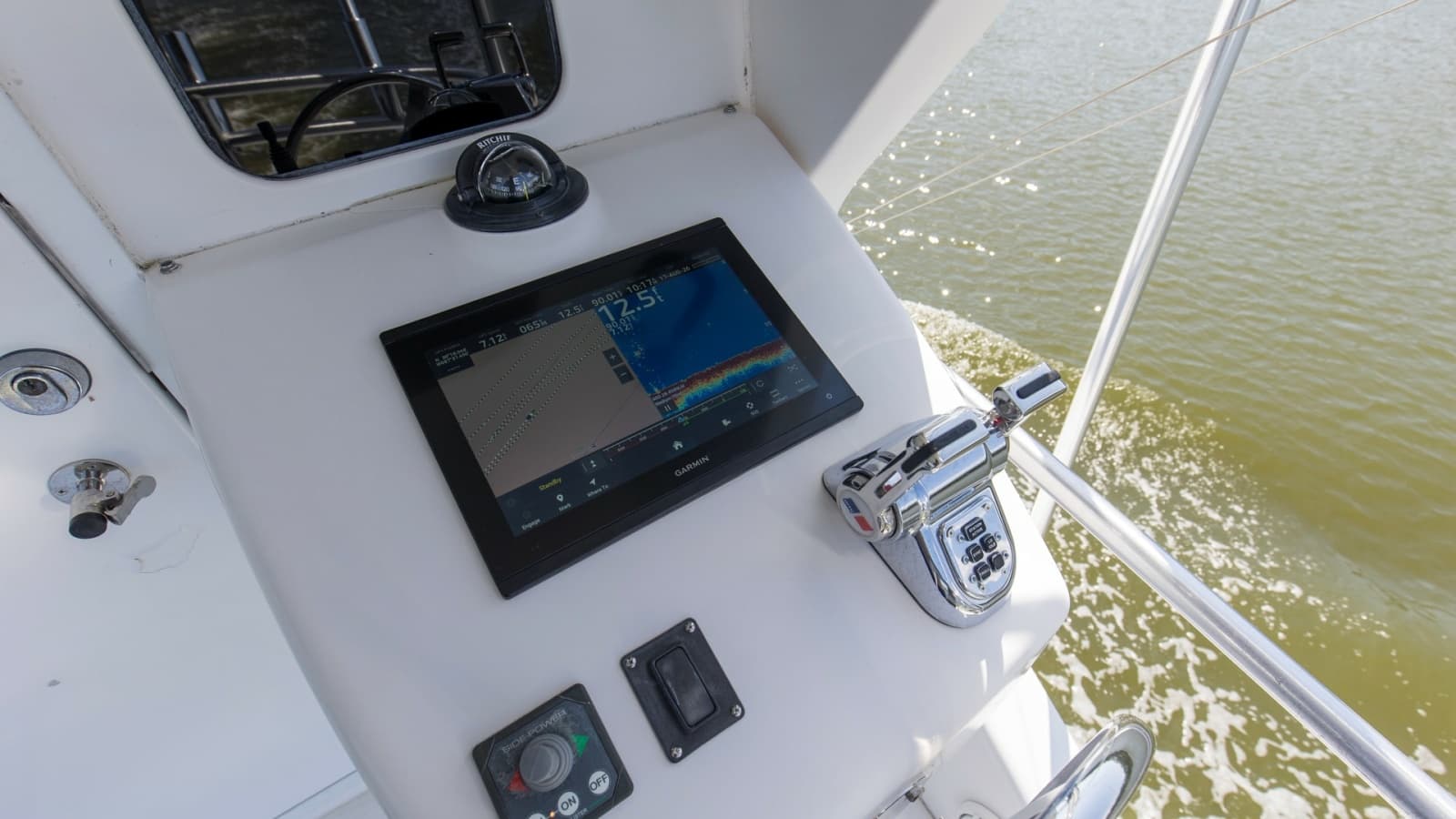 2005 Viking 61 Enclosed Bridge - Photo 30