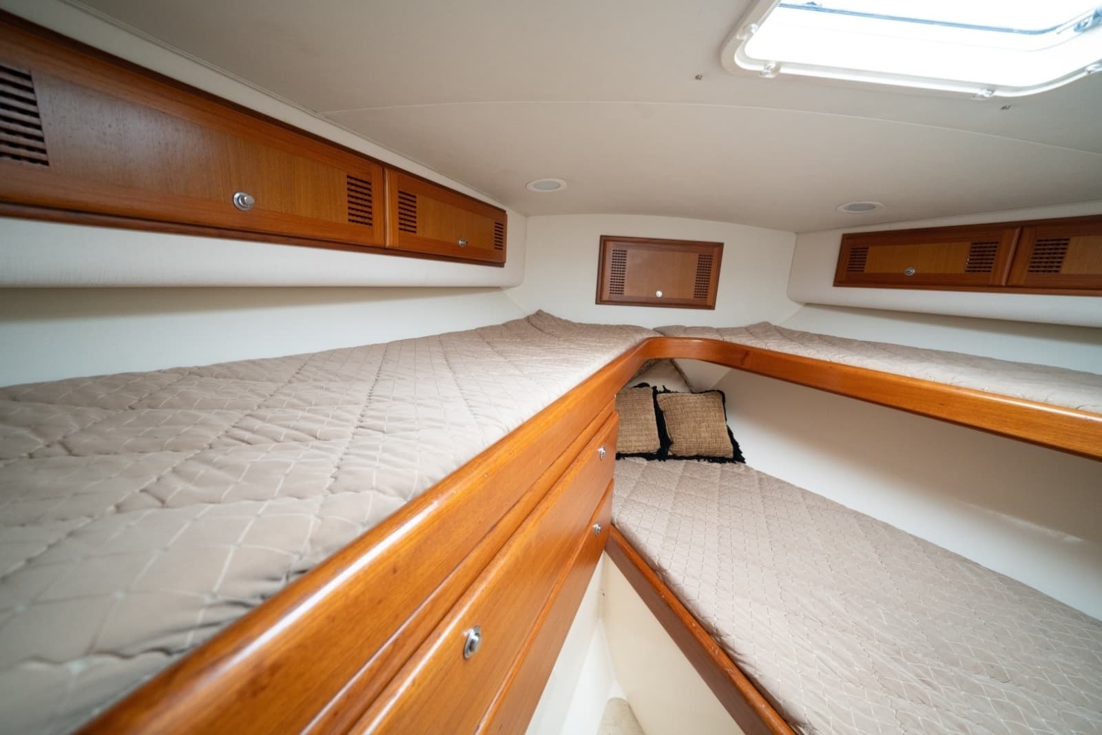 2002 Cabo 43 Convertible - Photo 23