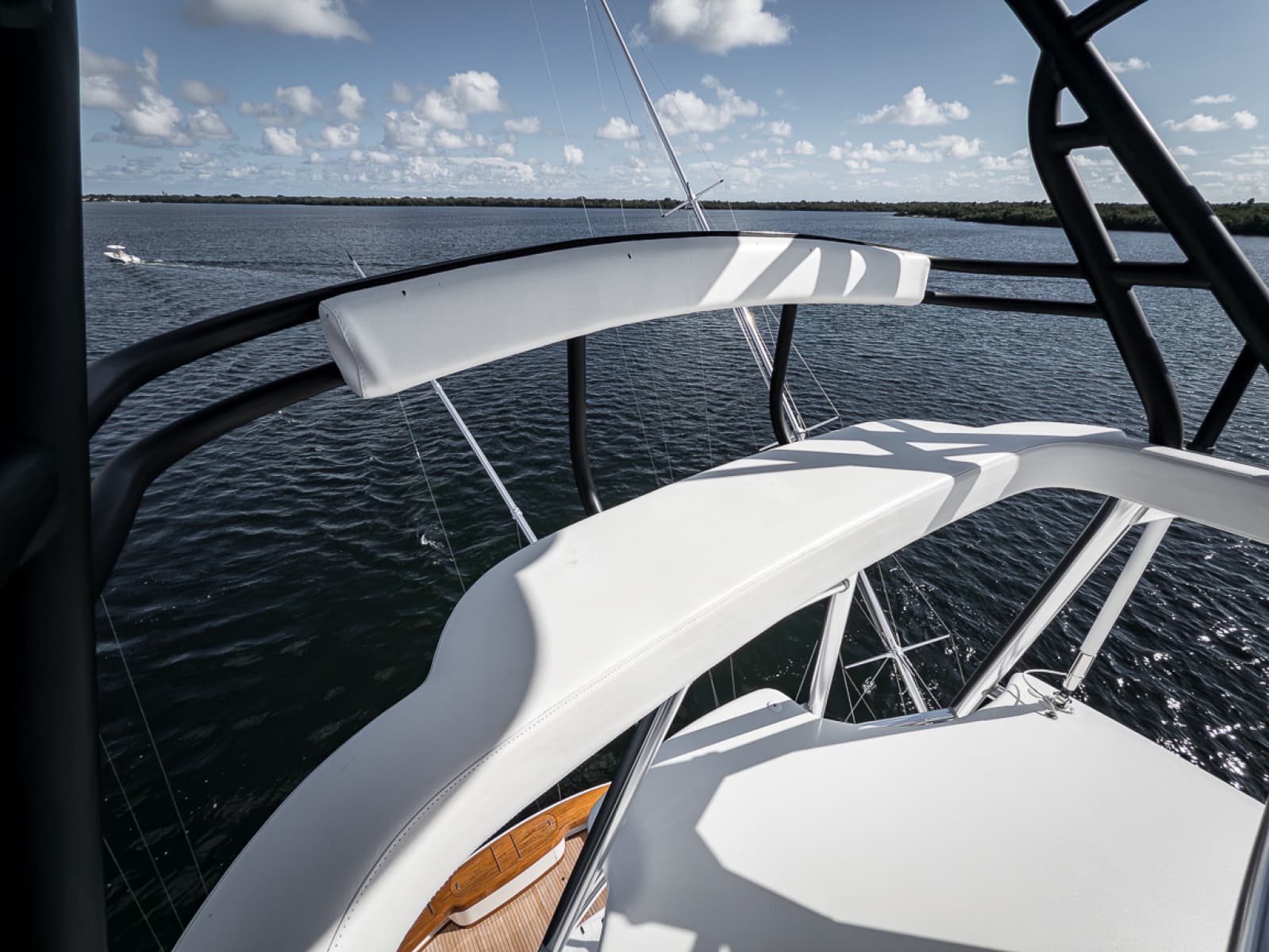 2020 Viking 68 Convertible - Photo 44