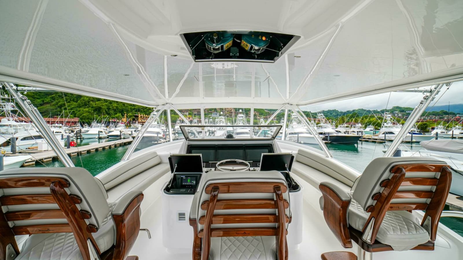 2023 Viking 72 Convertible - Photo 3