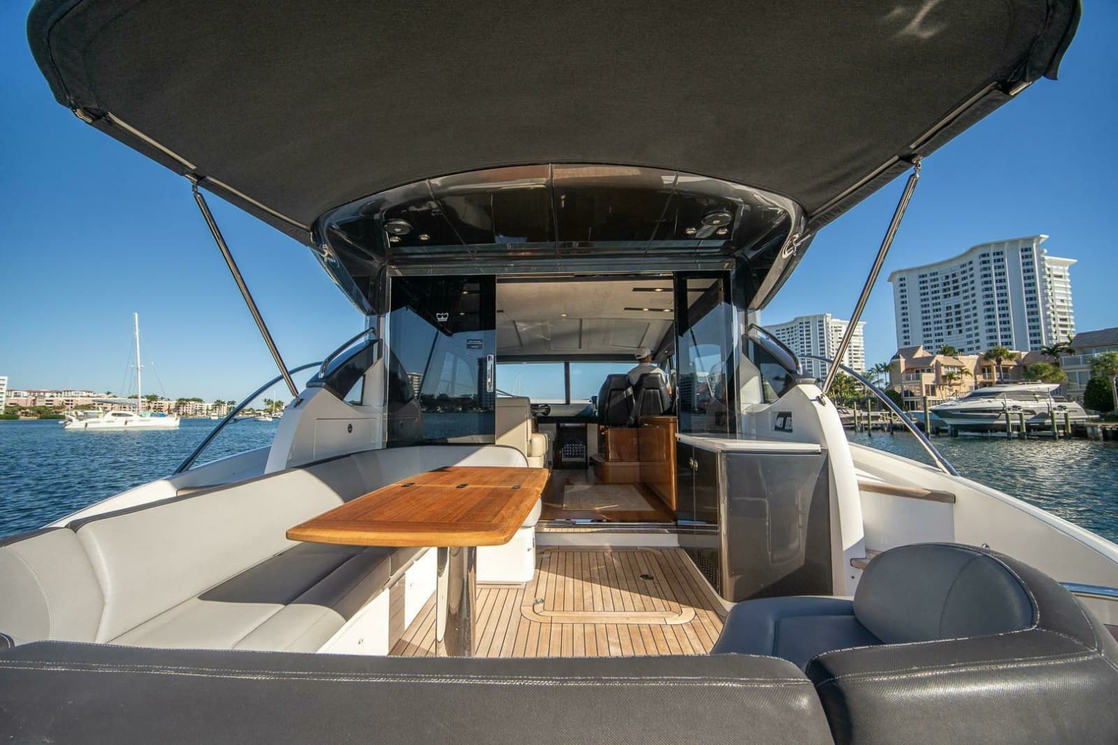 2016 Princess V48 - Photo 44