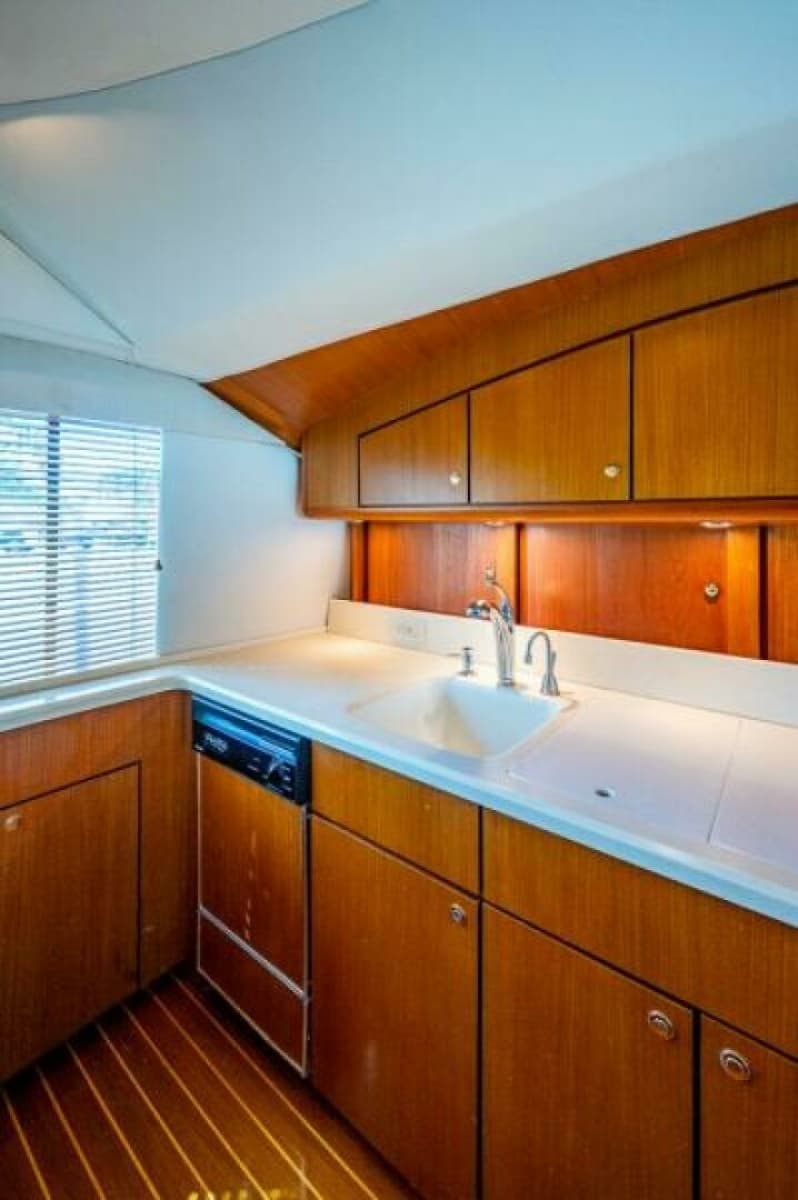 1999 Ocean Yachts 60 Convertible - Photo 36