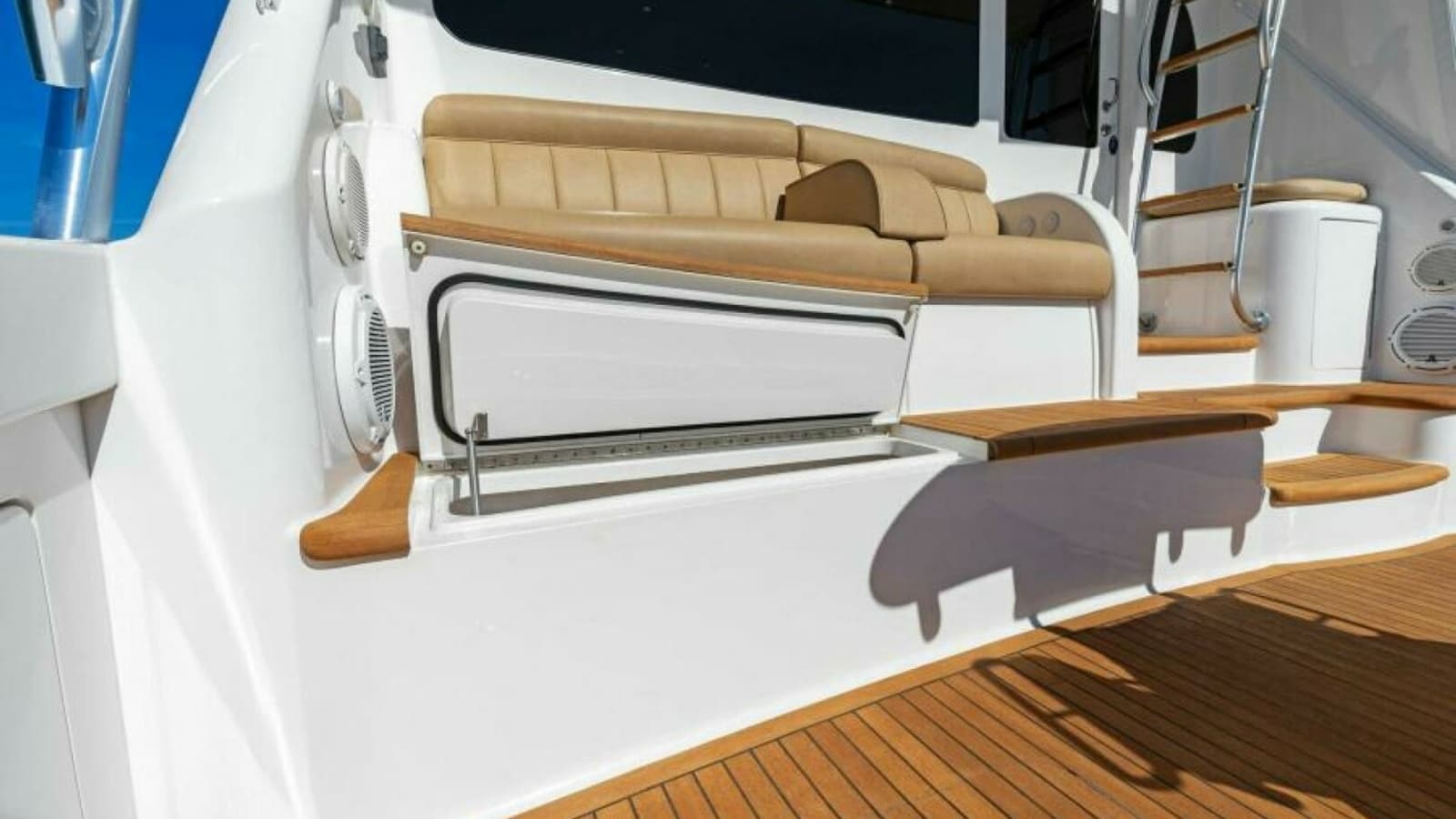2013 Viking 55 Convertible - Photo 40