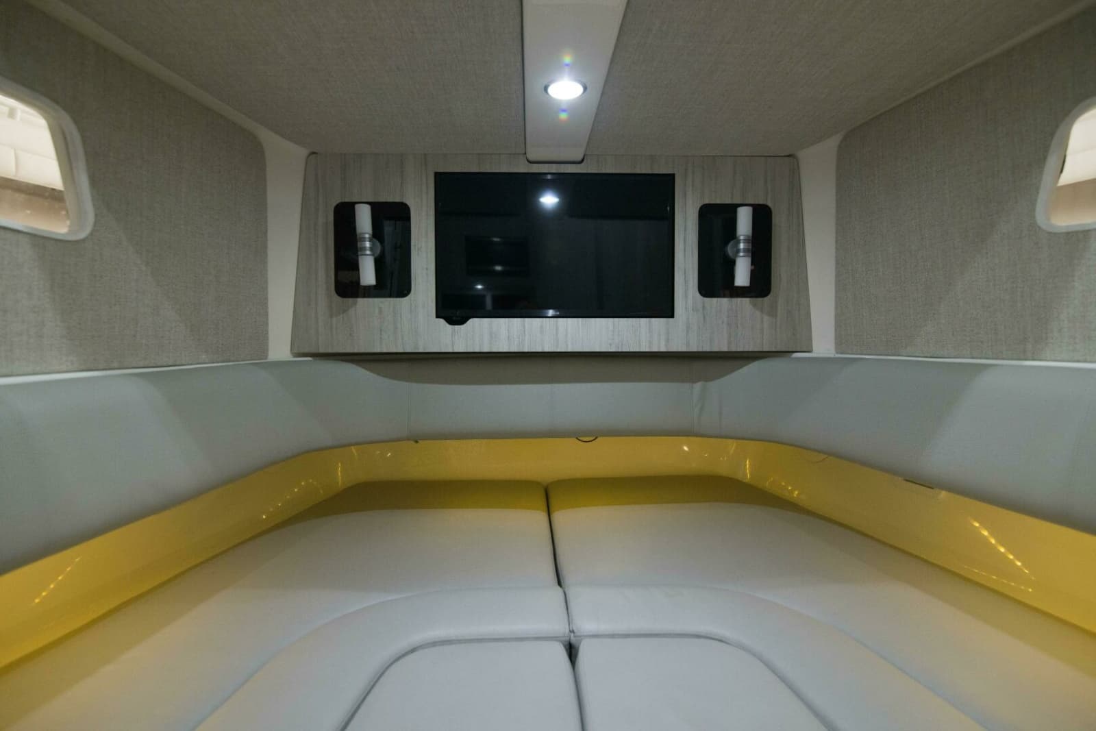 2021 Regulator 41 Center Console - Photo 17