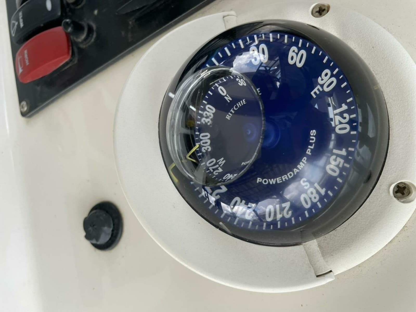 1997 Custom 31 Center Console - Photo 12