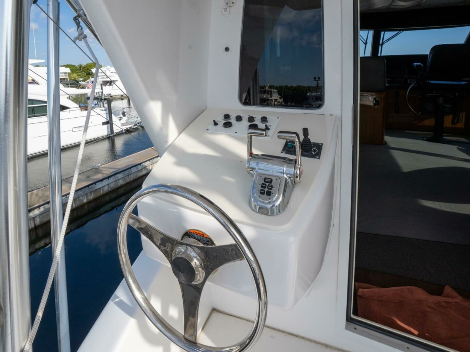 2005 Viking 74 Enclosed Bridge - Photo 7