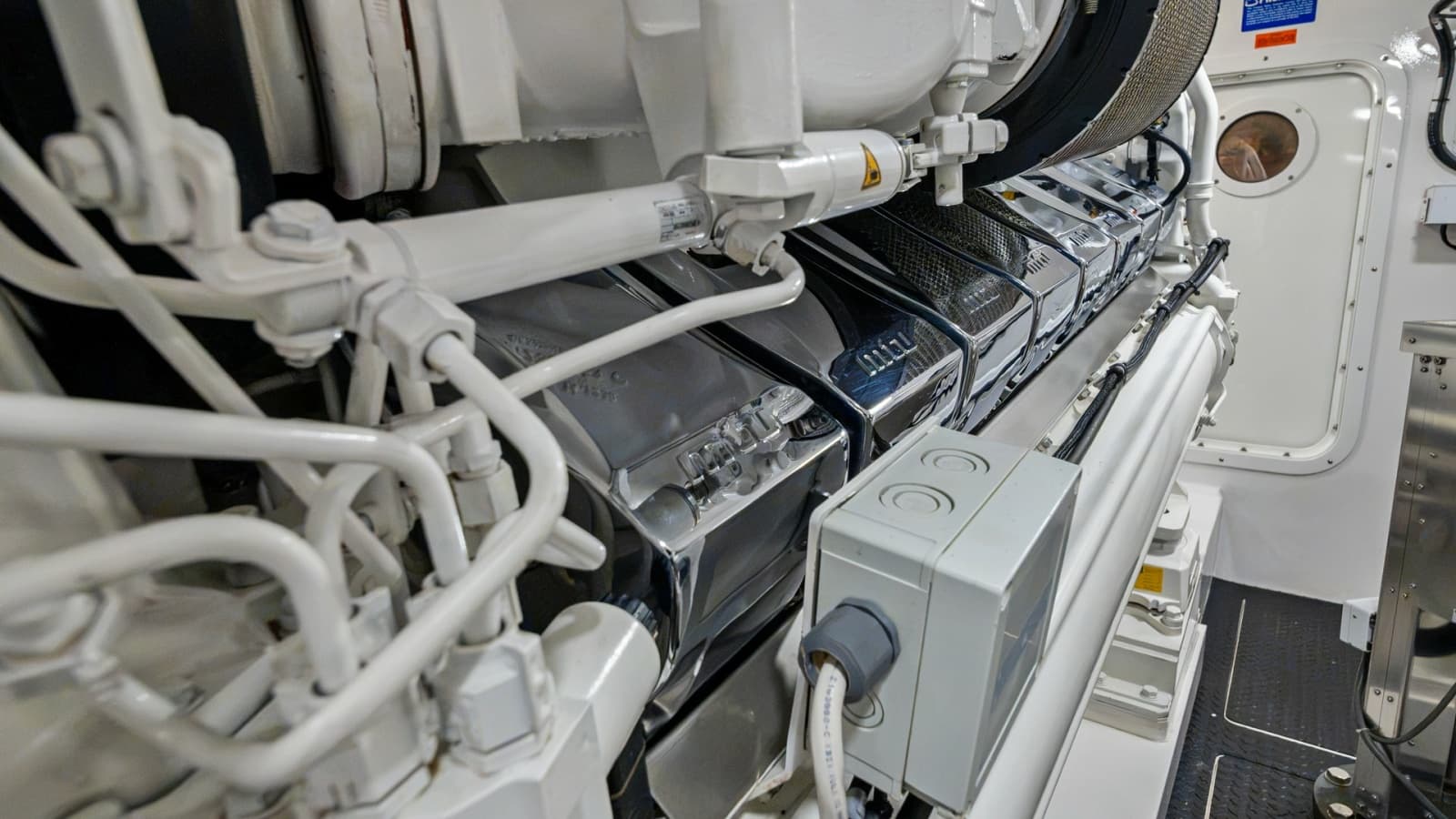 2021 Viking 72 Enclosed Bridge - Photo 57