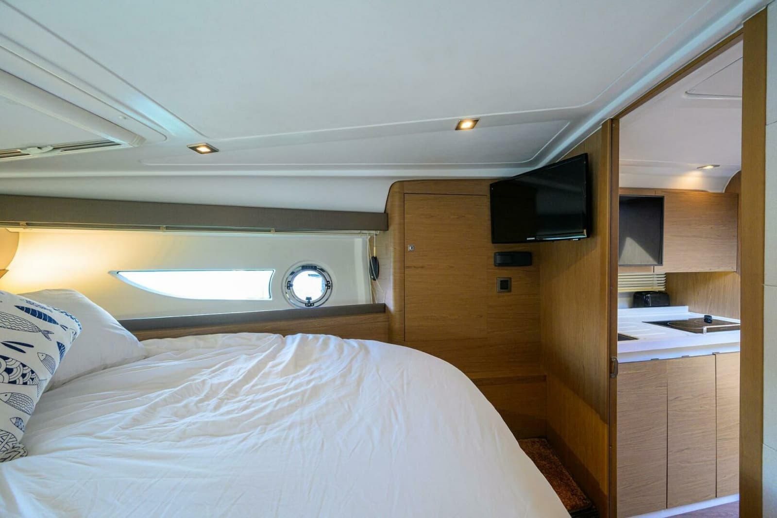2015 Beneteau 38 GT - Photo 16