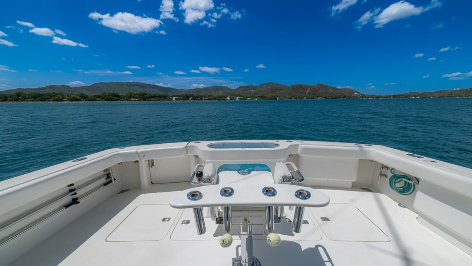 2005 Viking 61 Convertible - Photo 53