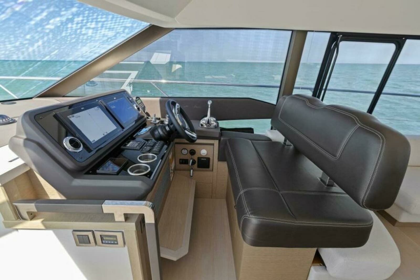 2022 Prestige 590 Flybridge - Photo 19