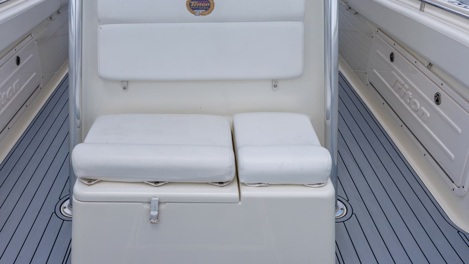 2005 Triton 351 Center Console - Photo 20