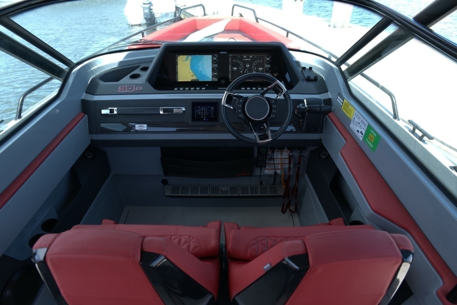 2023 Axopar 31 Brabus Shadow 500 - Photo 2