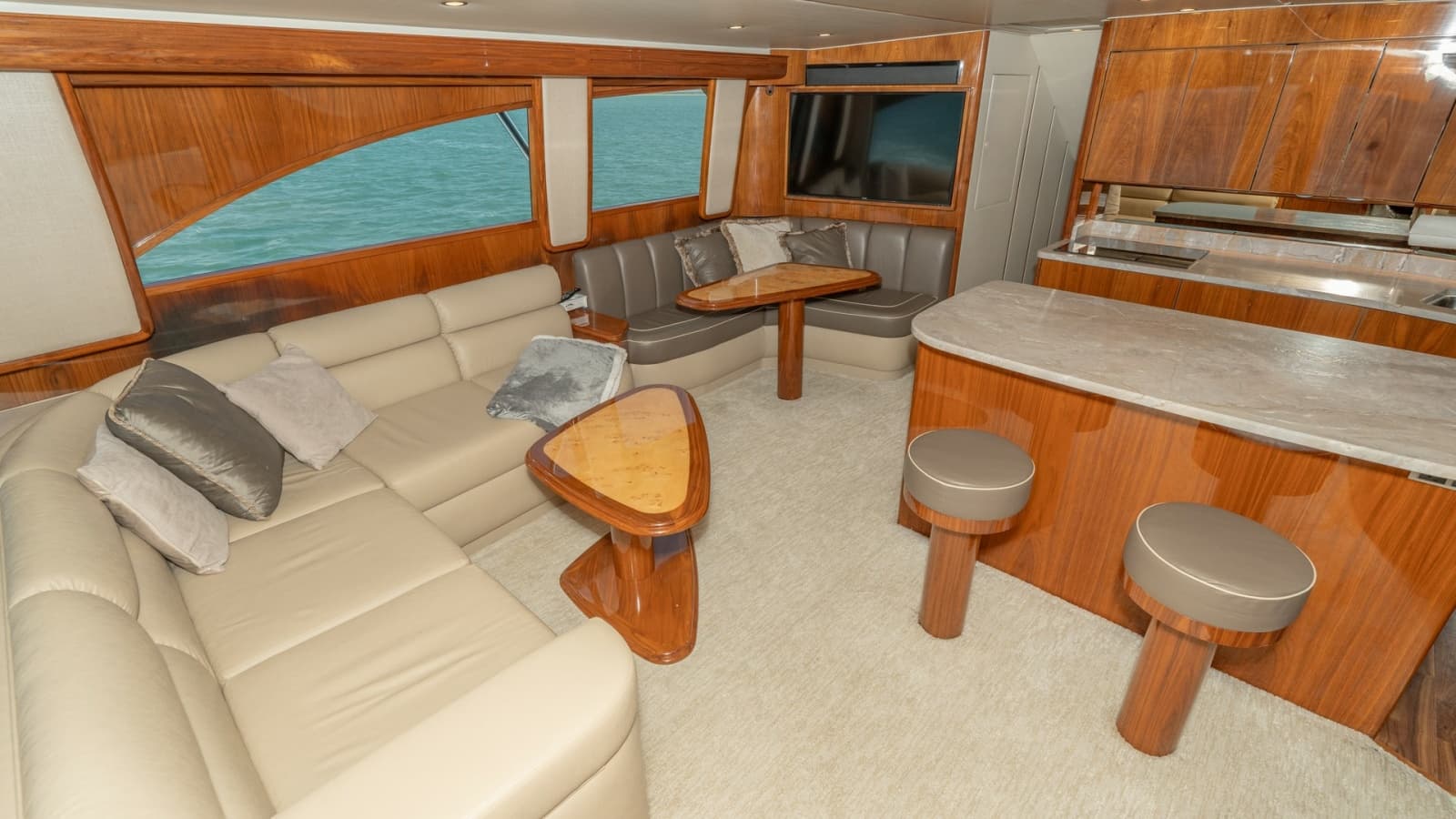 2017 Viking 55 Convertible - Photo 4