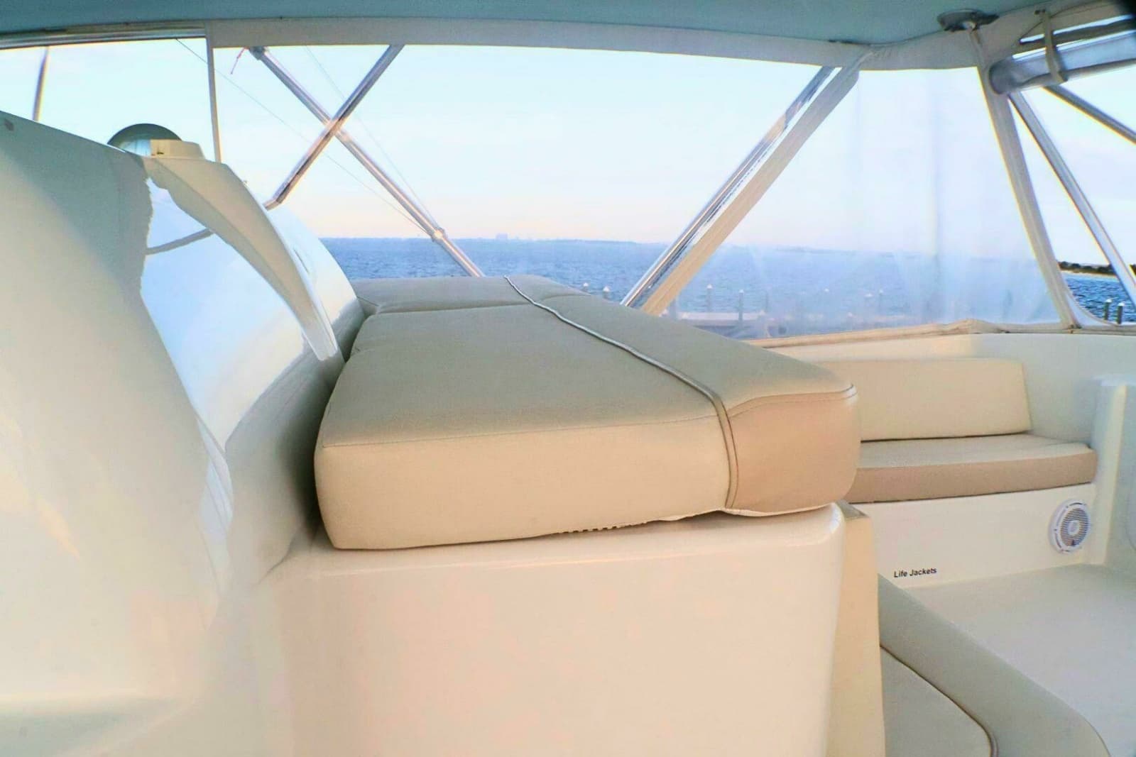 2001 Donzi 73 Sport Yacht - Photo 55