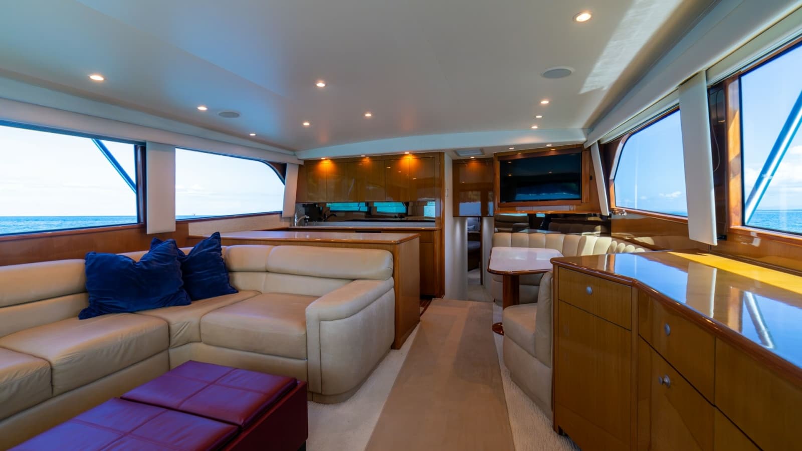 2001 Viking 61 Convertible - Photo 6