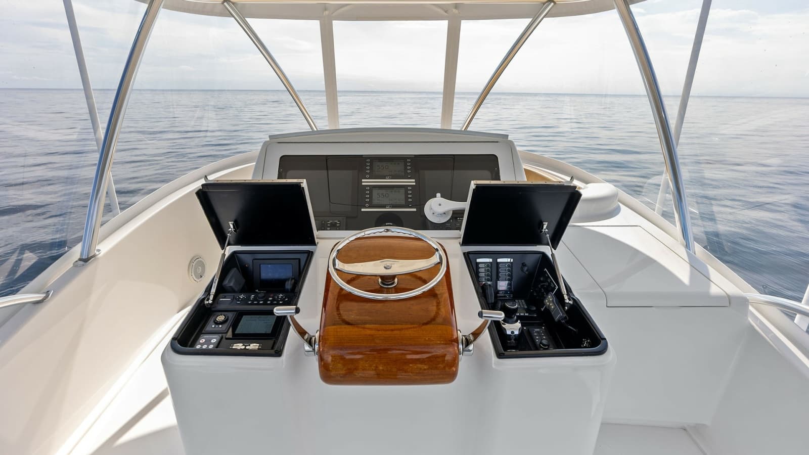 2017 Viking 80 Convertible - Photo 4