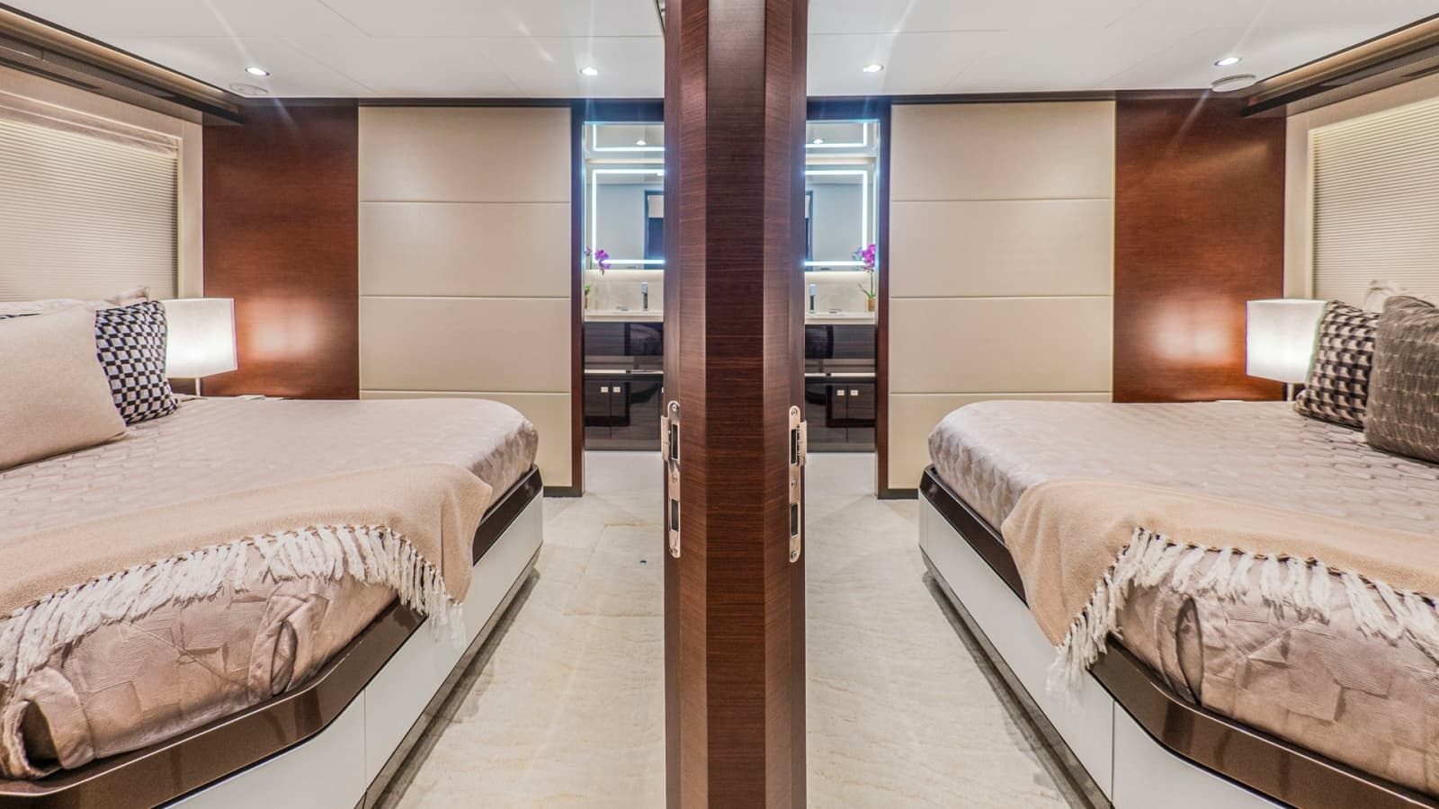 2024 Ocean Alexander 28E - Photo 36