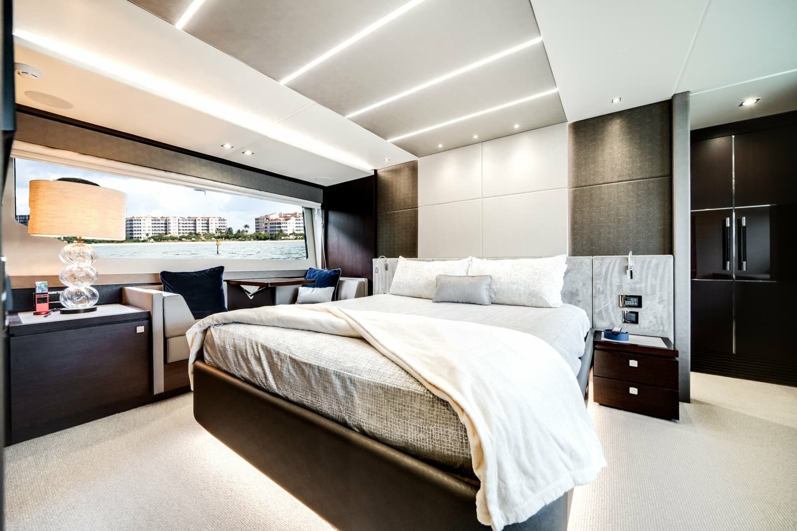 2019 Sunseeker 76 Flybridge - Photo 16