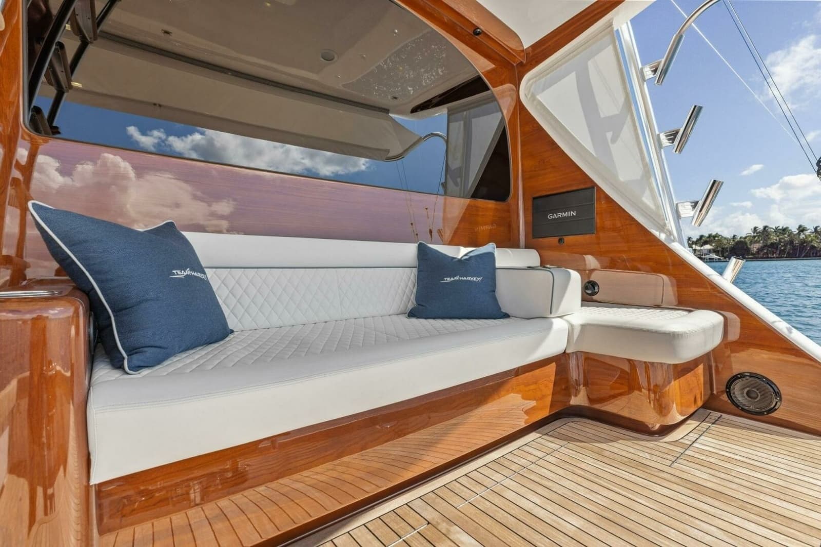 2026 Viking 82 Convertible - Photo 233