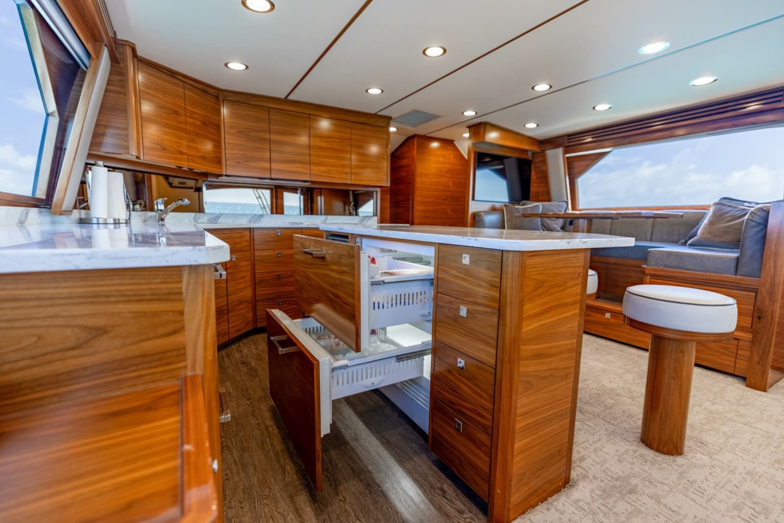 2023 Viking 72 Convertible - Photo 14