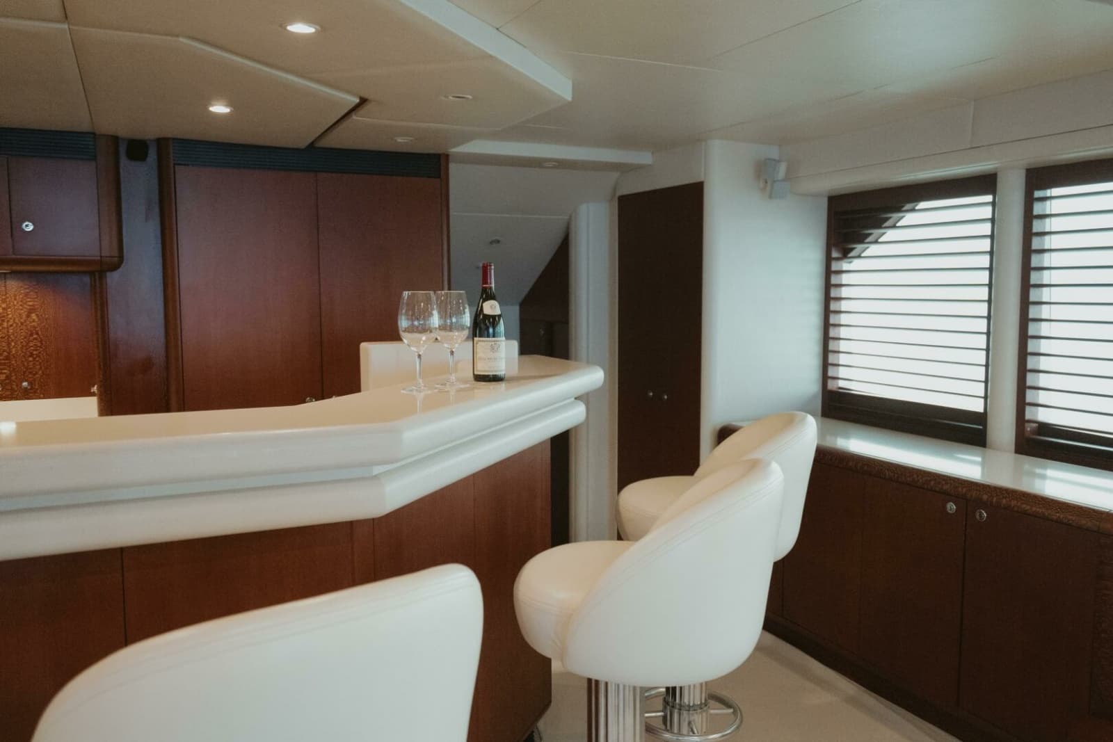 1996 Oceanfast 87 Enclosed Bridge Sportfish - Photo 8