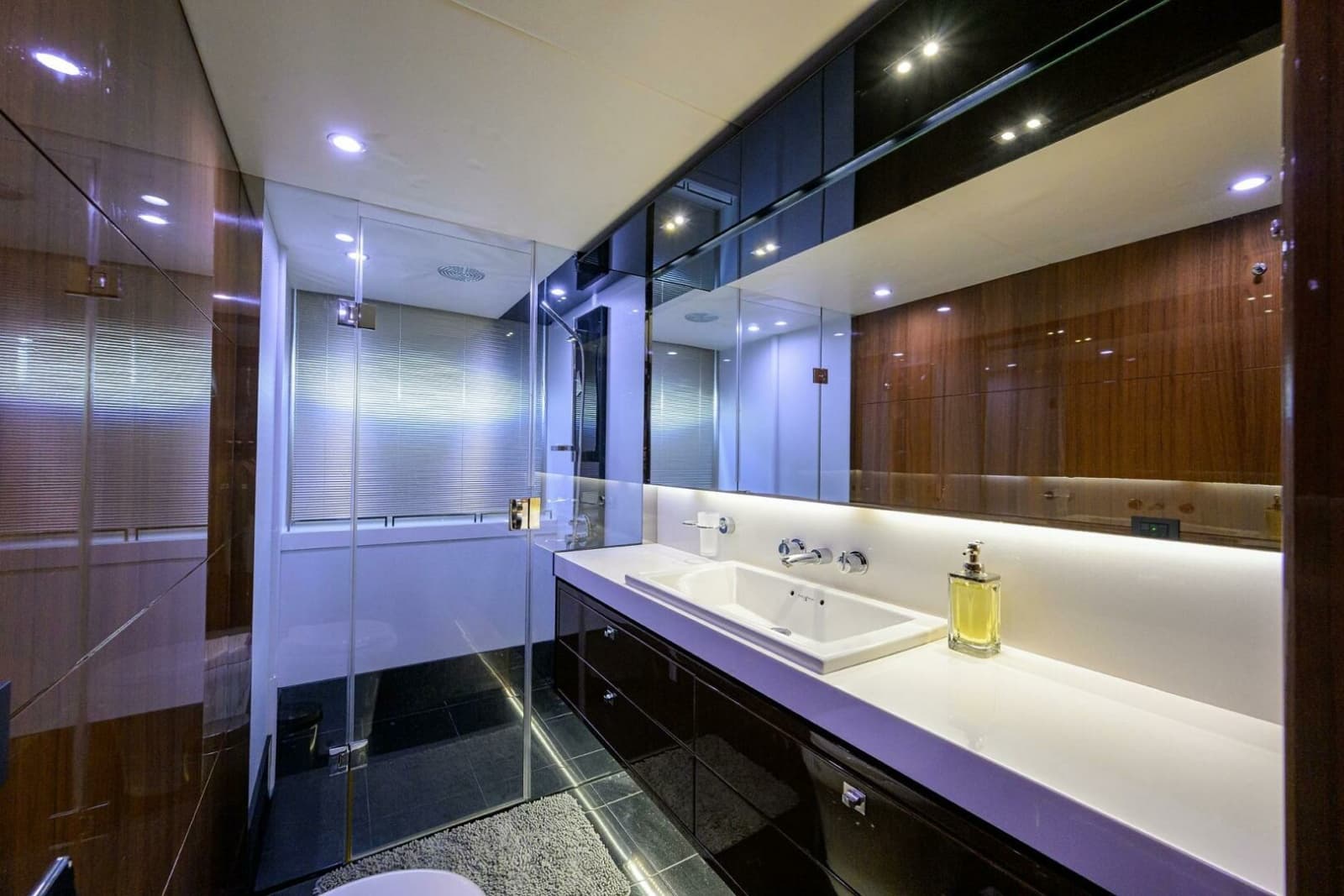 2013 Princess V72 Express Yacht - Photo 27