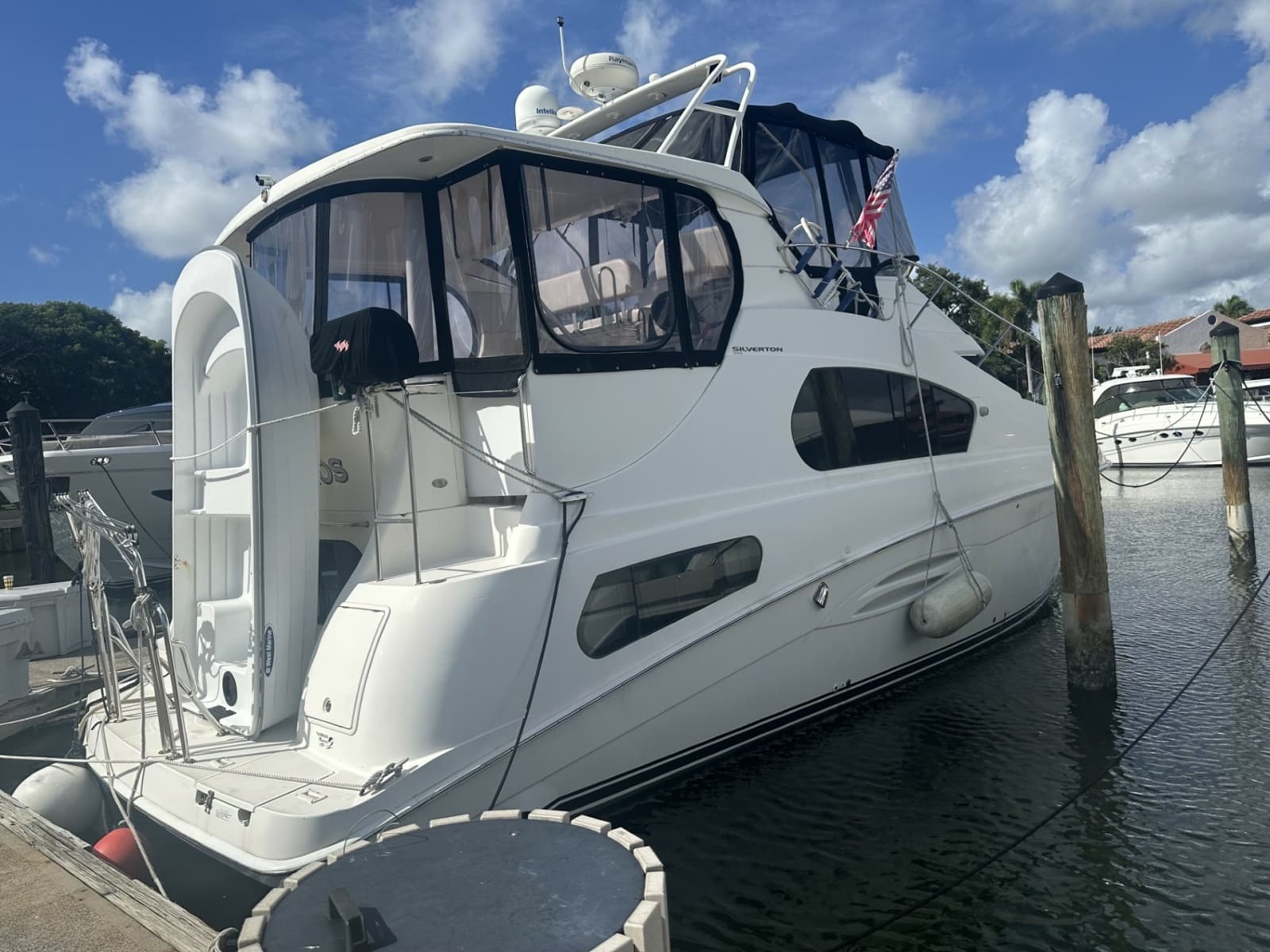 2005 Silverton 39 Motor Yacht - Photo 6