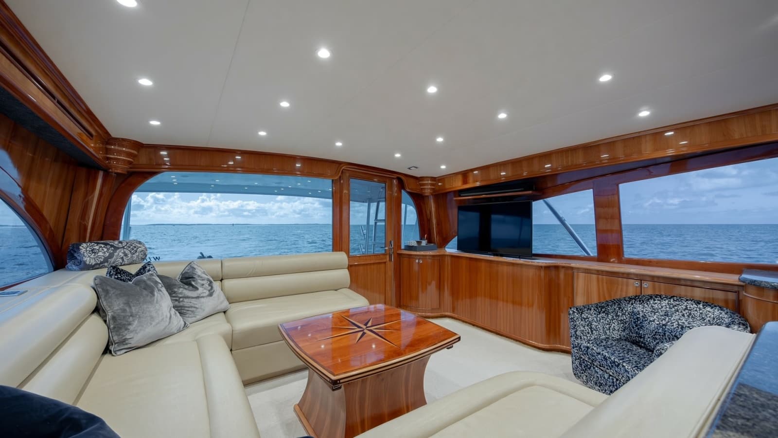 2008 Winter Custom Yachts 62 Sportfish - Photo 7