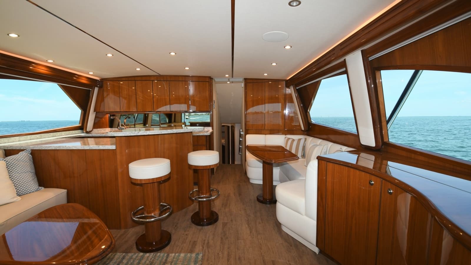 2019 Viking 58 Convertible - Photo 3