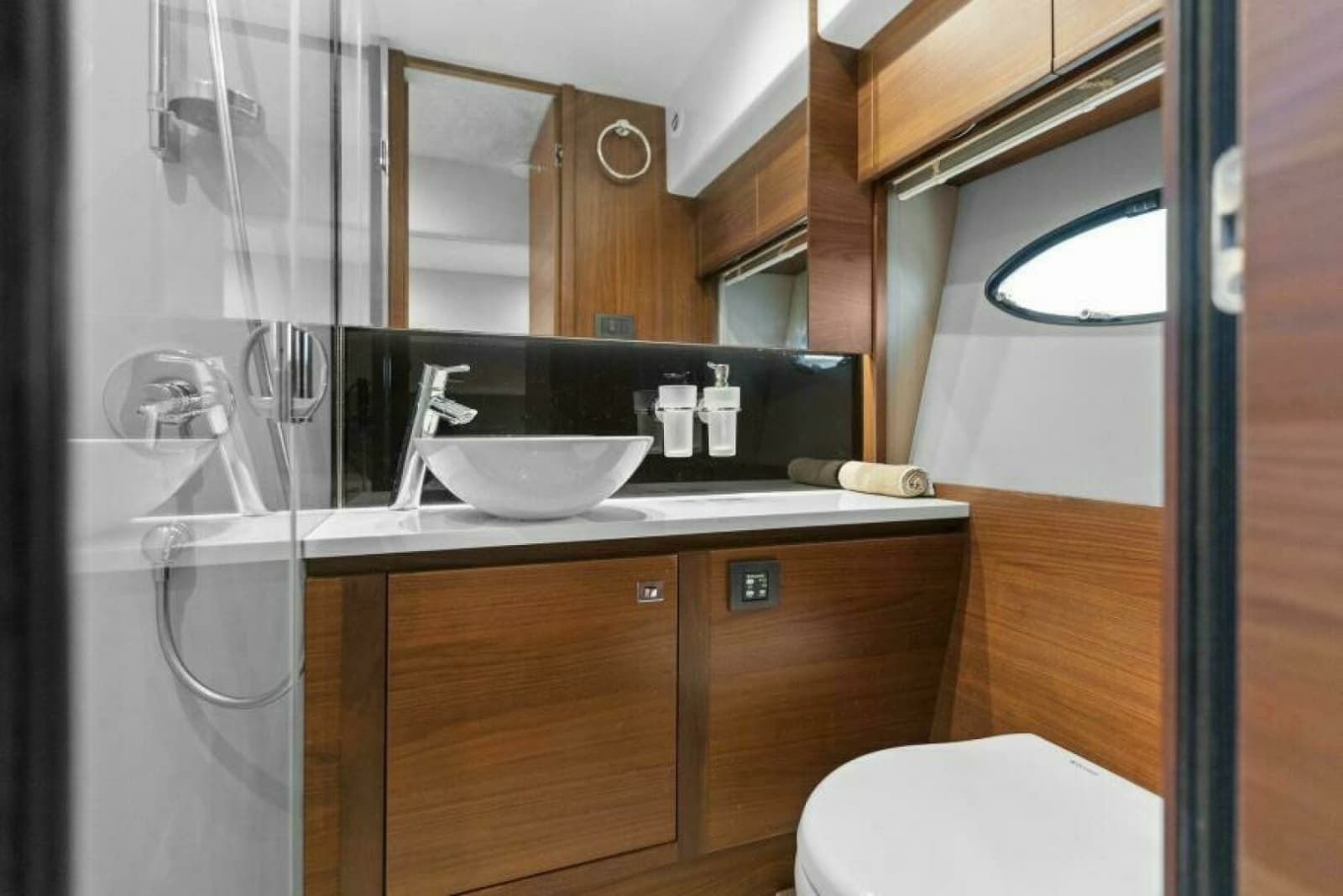 2016 Princess 60 Flybridge - Photo 49