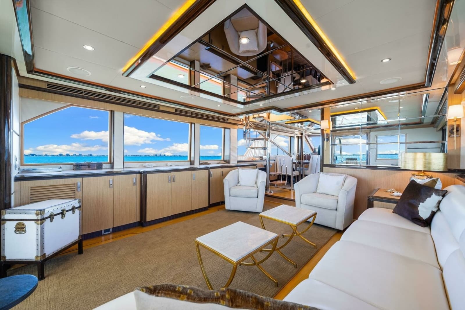2010 Ocean Alexander 83 Motor Yacht - Photo 12