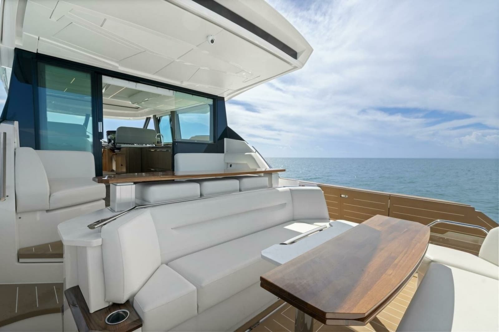 2023 Tiara Yachts EX 60 - Photo 44