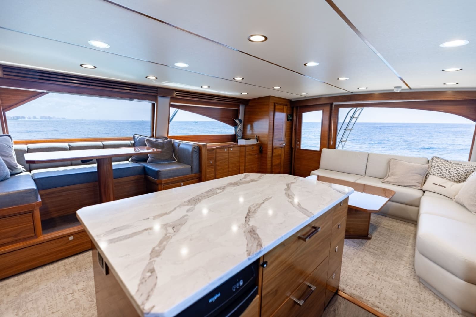 2023 Viking 72 Convertible - Photo 9
