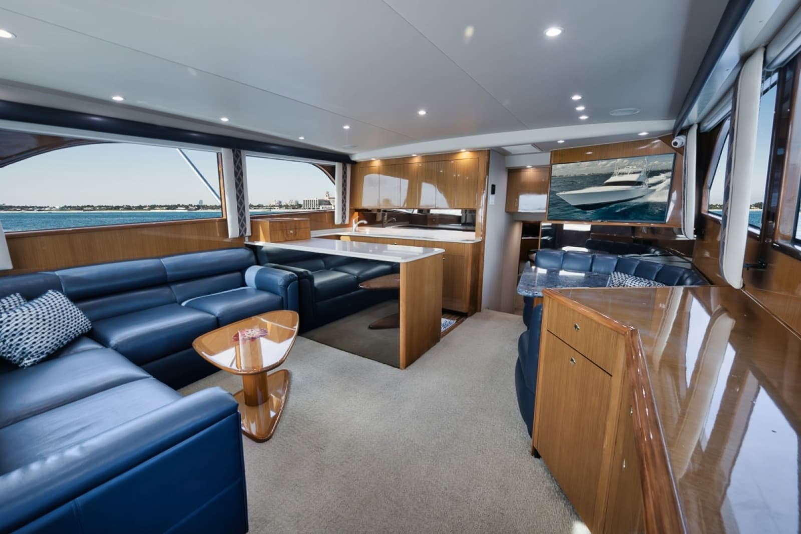 2003 Viking 52 Convertible - Photo 6