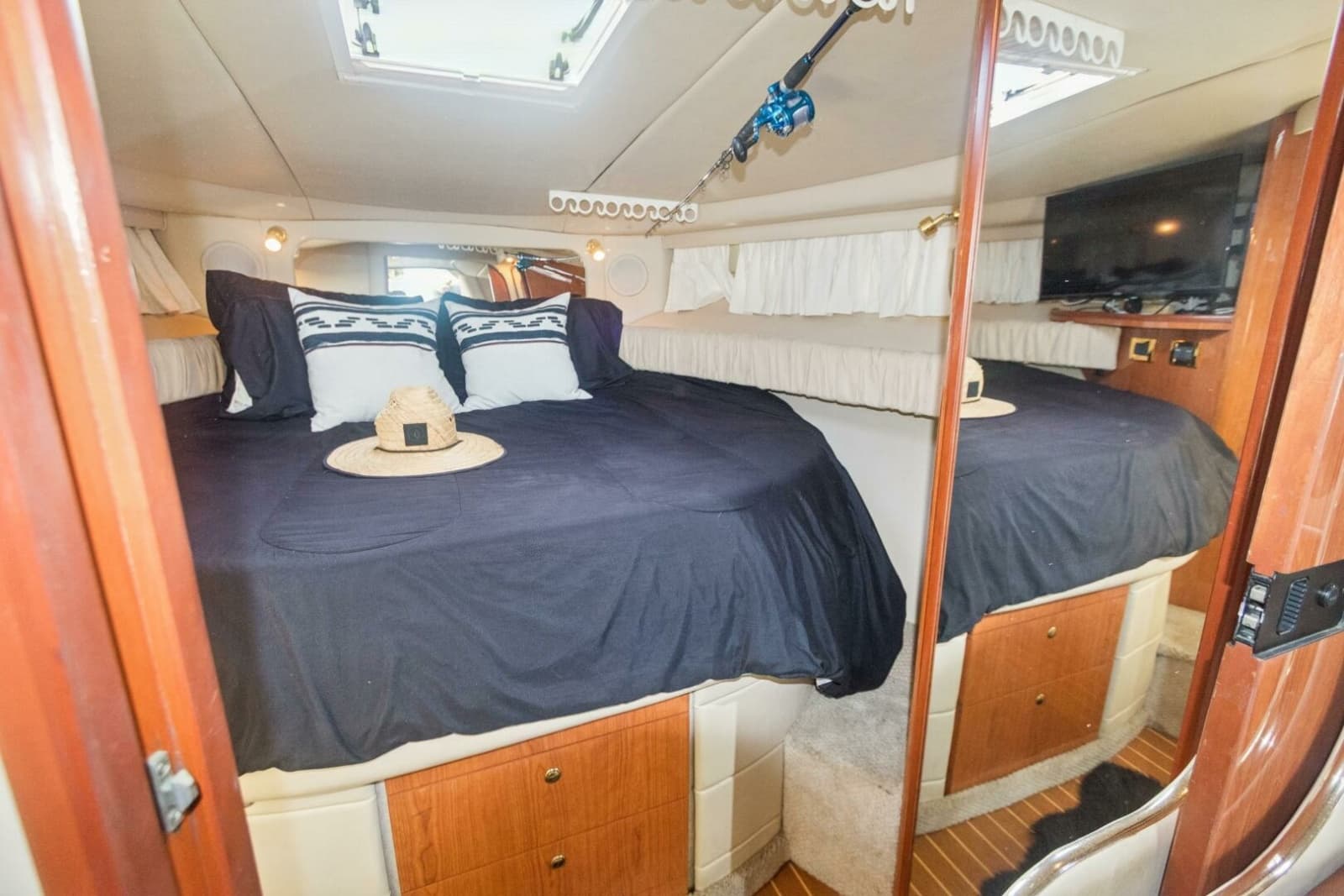 2000 Sea Ray 370 Express Cruiser - Photo 4