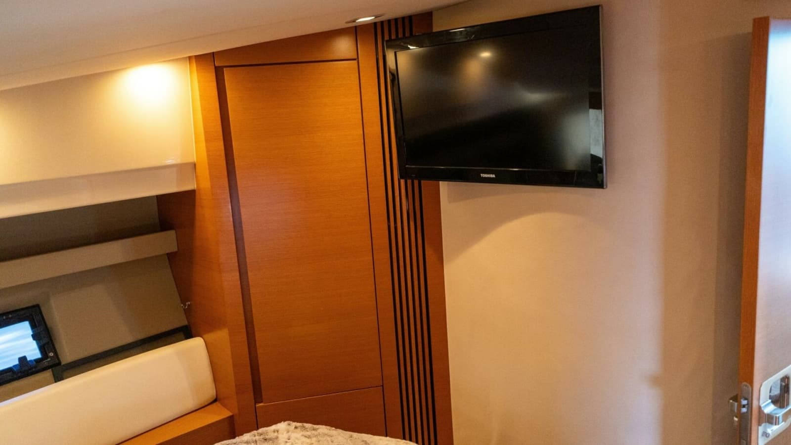 2013 Azimut 40 Flybridge - Photo 42